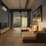 Arthomes Lejlighed