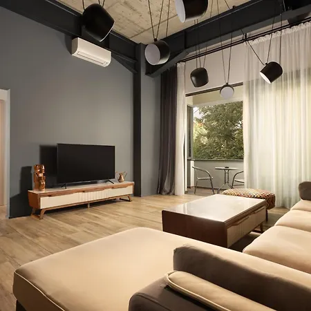 Arthomes Apartment *