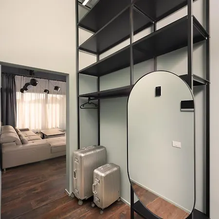 Arthomes Apartment