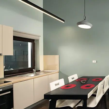 Arthomes Apartment