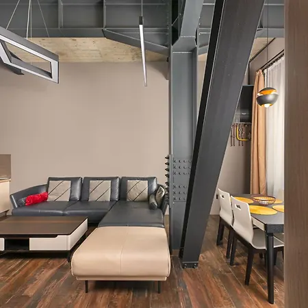 Apartament Arthomes *