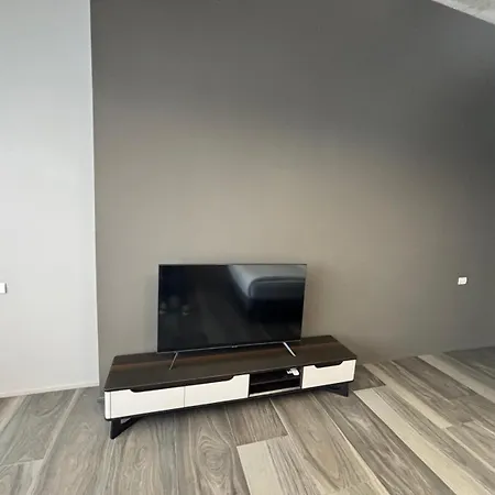 Apartament Arthomes *